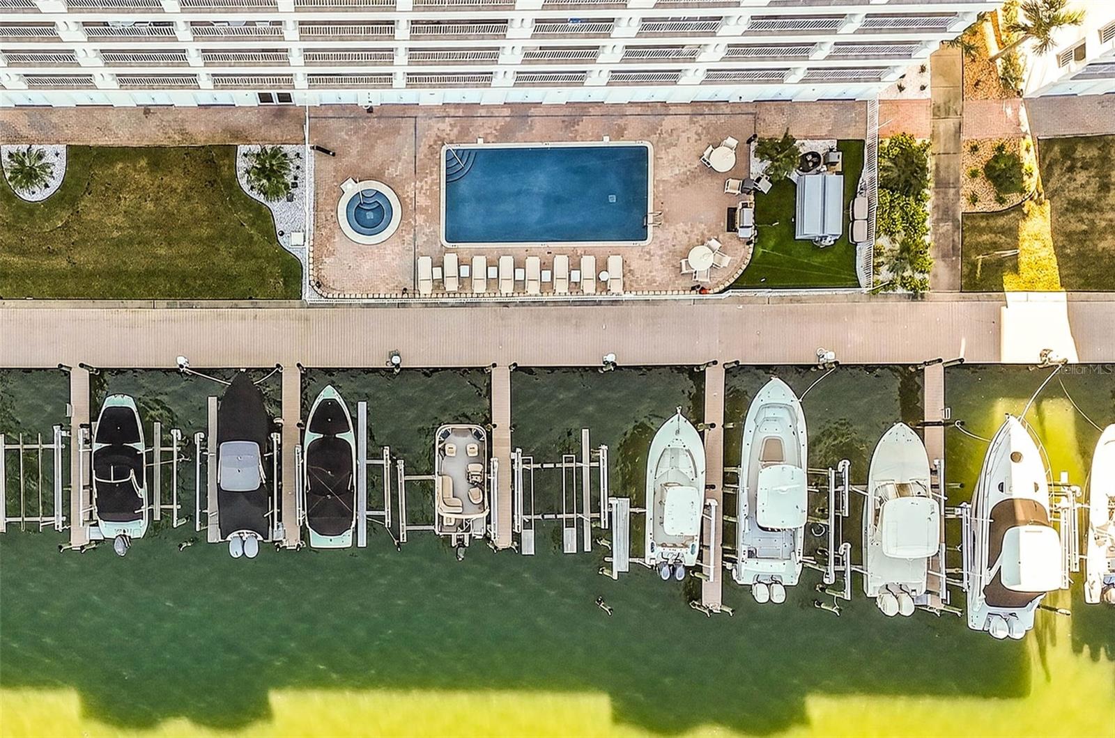 Listing photo id 63 for 17717 Gulf Boulevard 401