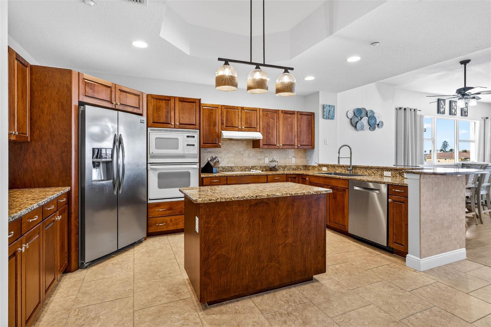 Listing photo id 5 for 17717 Gulf Boulevard 401