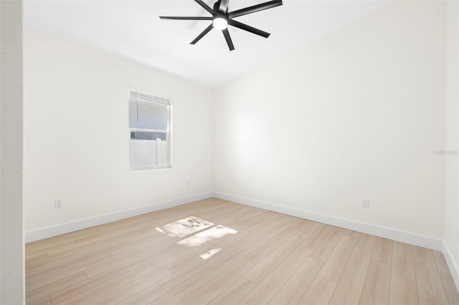 Image 17 of 27 For 1901 43rd Street S