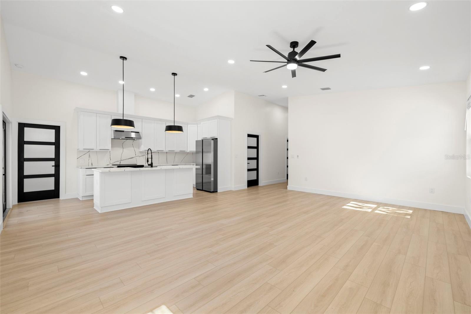 Image 6 of 27 For 1901 43rd Street S