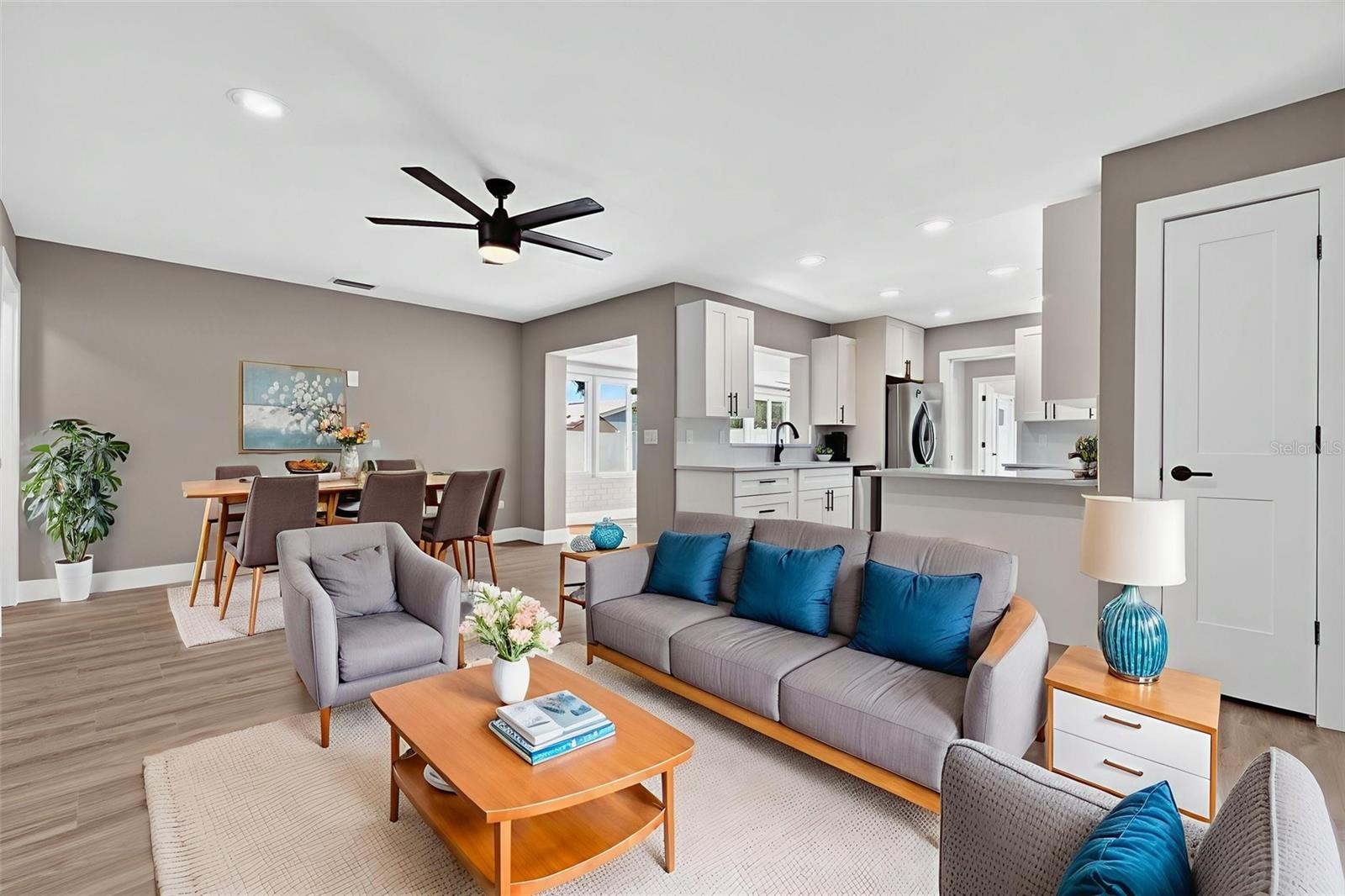 Image 11 of 63 For 2161 Wateroak Drive N