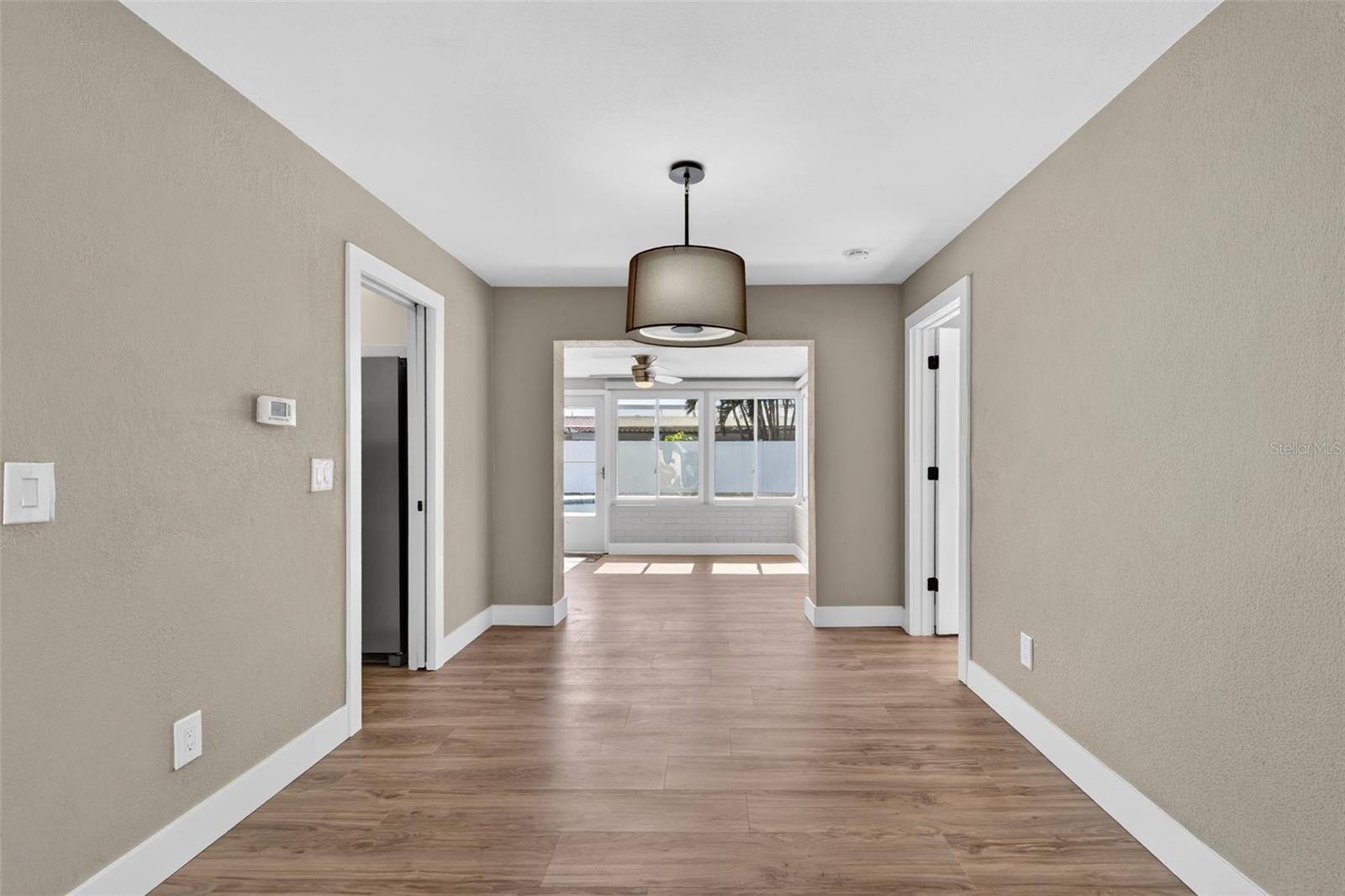 Image 19 of 63 For 2161 Wateroak Drive N