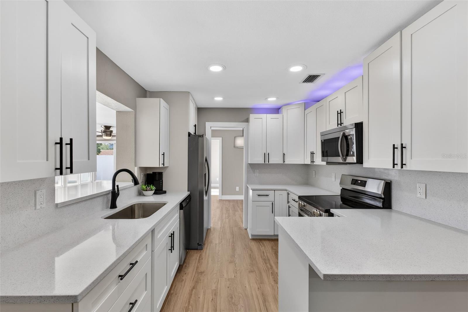 Image 22 of 63 For 2161 Wateroak Drive N