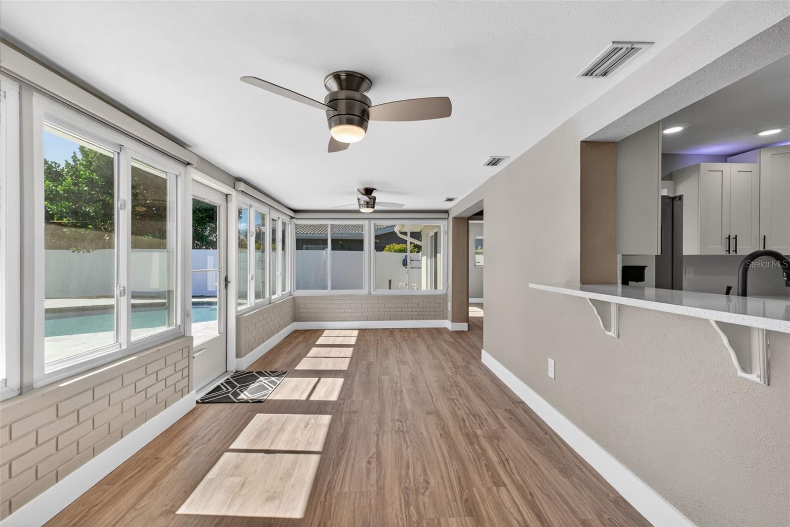 Image 30 of 63 For 2161 Wateroak Drive N