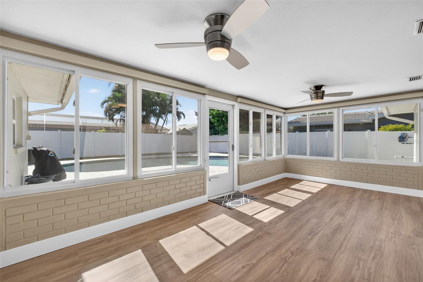 Image 34 of 63 For 2161 Wateroak Drive N