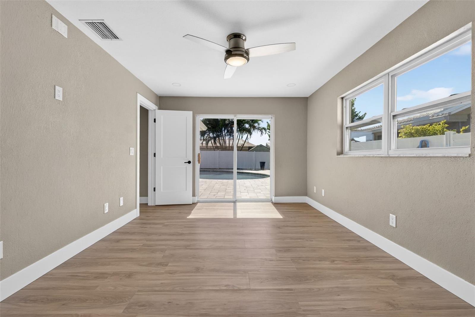 Image 36 of 63 For 2161 Wateroak Drive N