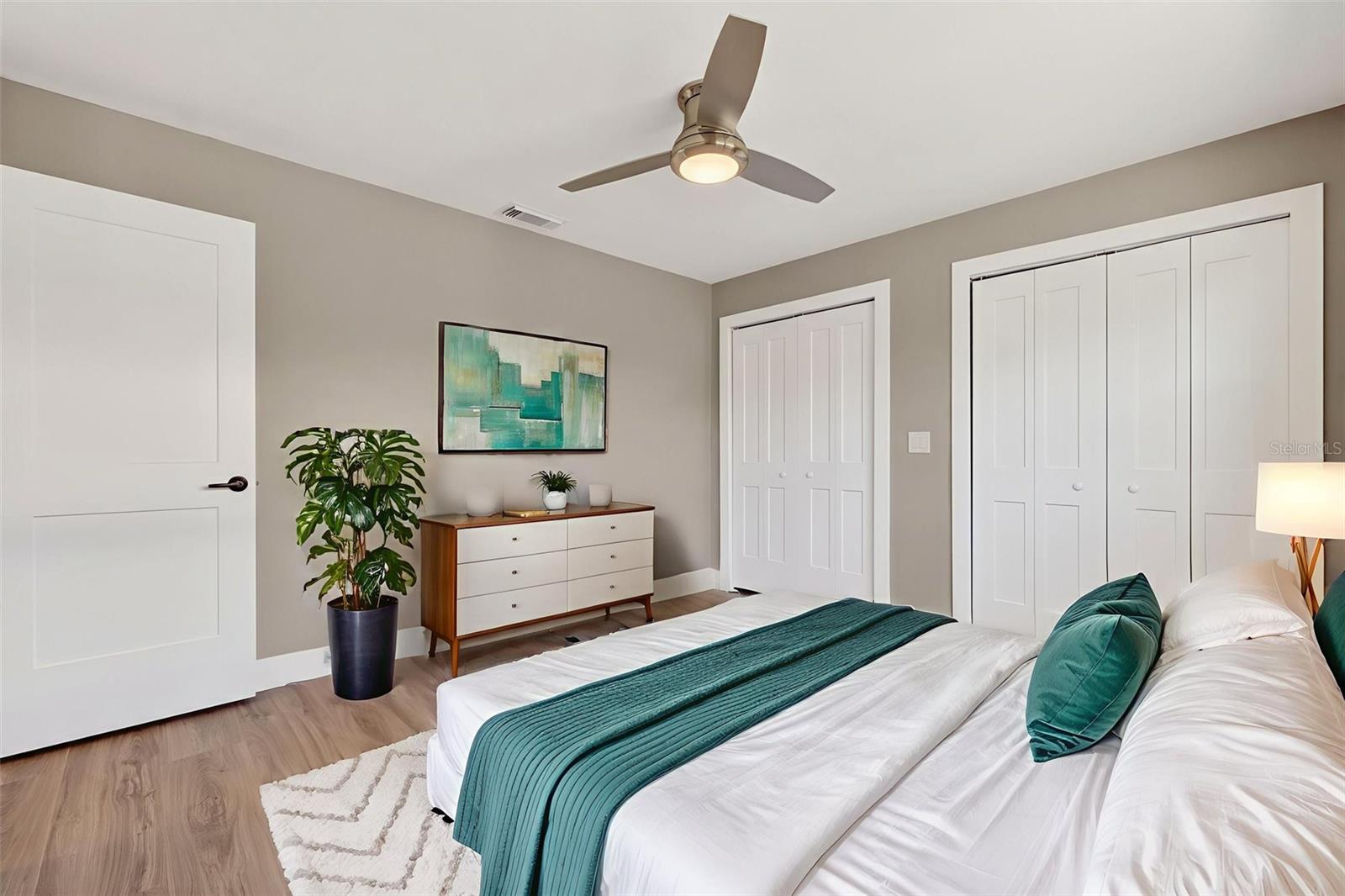 Image 42 of 63 For 2161 Wateroak Drive N