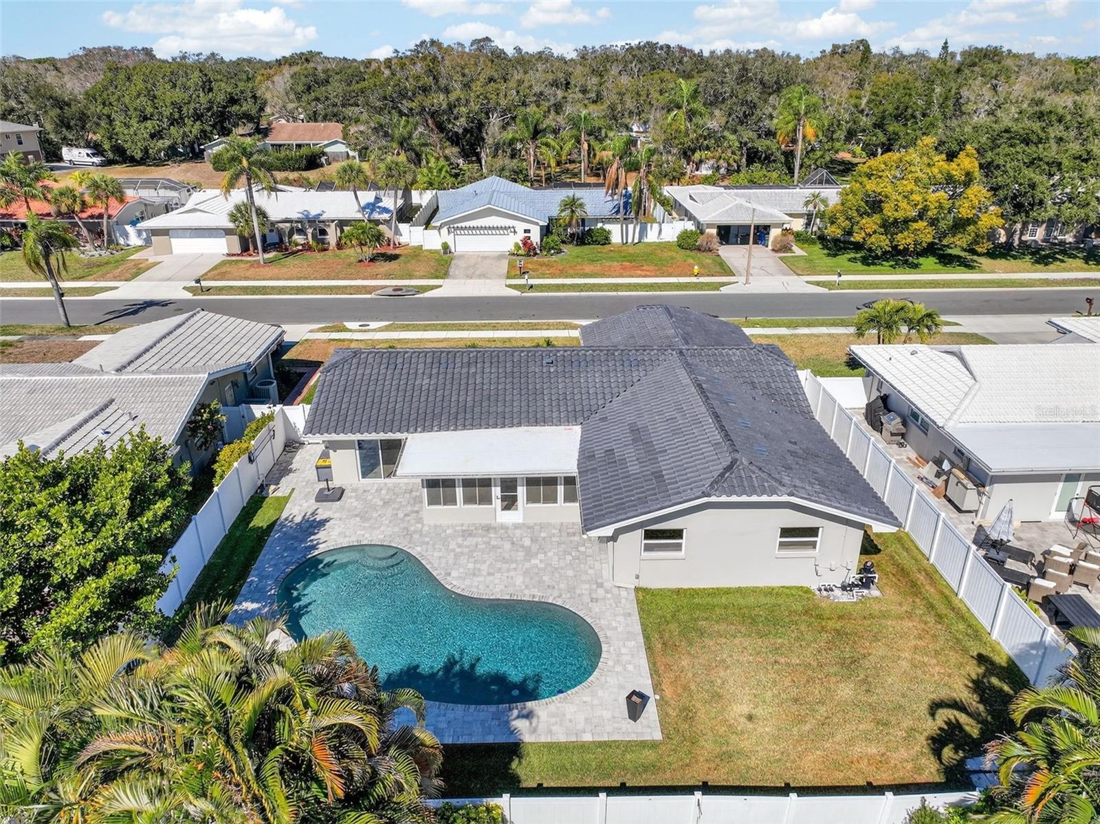 Image 55 of 63 For 2161 Wateroak Drive N