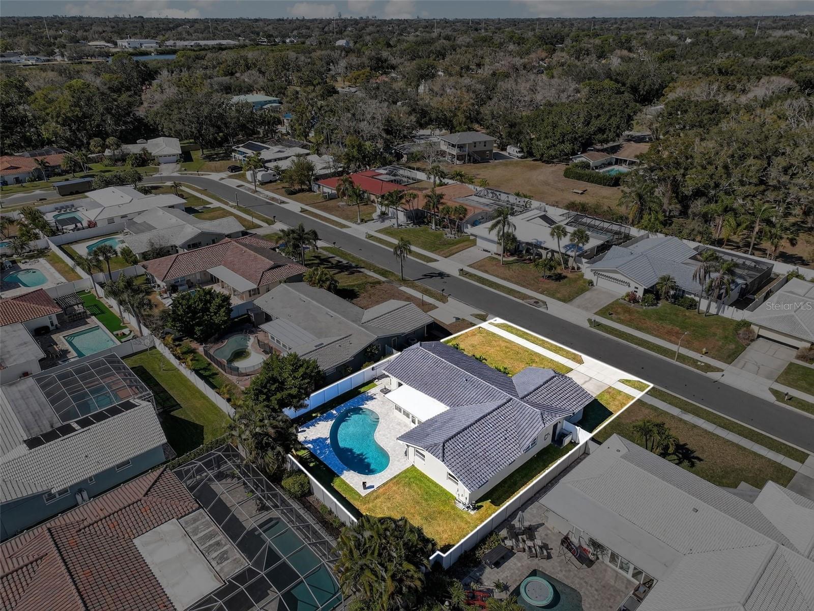 Image 58 of 63 For 2161 Wateroak Drive N