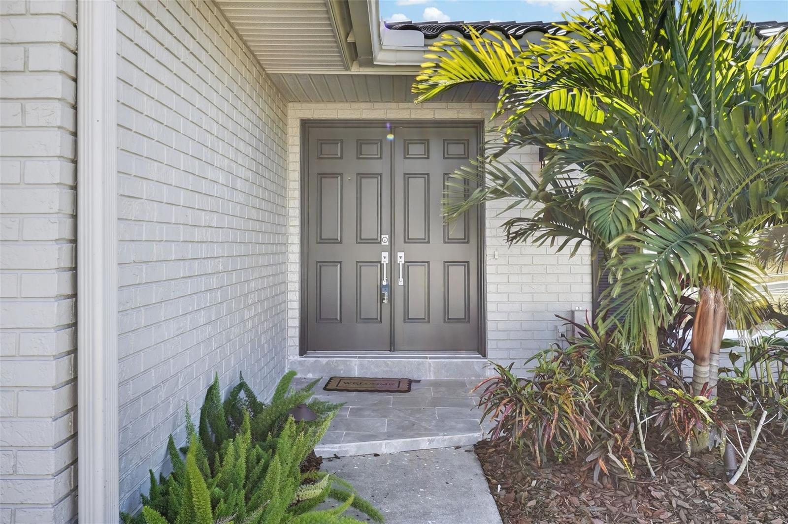 Image 8 of 63 For 2161 Wateroak Drive N