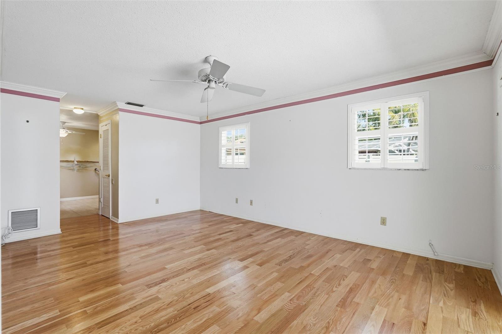 Image 21 of 49 For 13442 105th Avenue