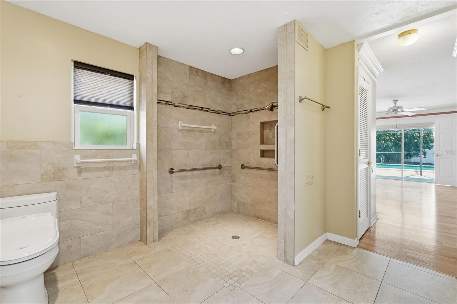 Image 24 of 49 For 13442 105th Avenue