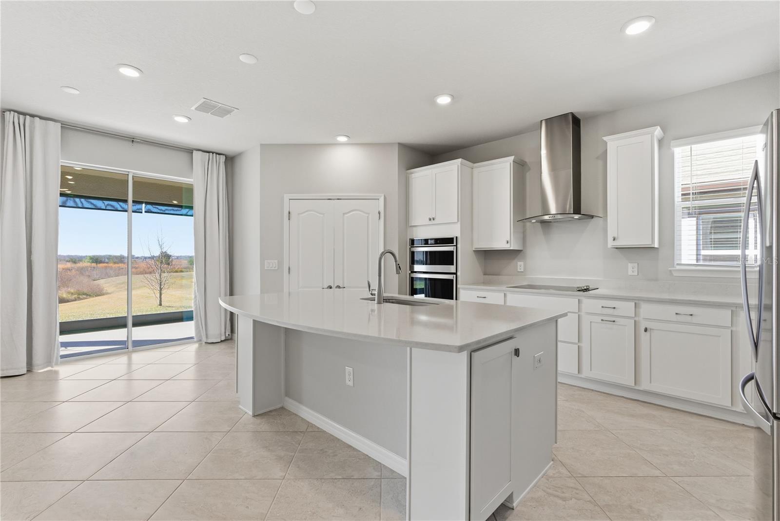 Listing photo id 8 for 9539 Ibis Grove Boulevard