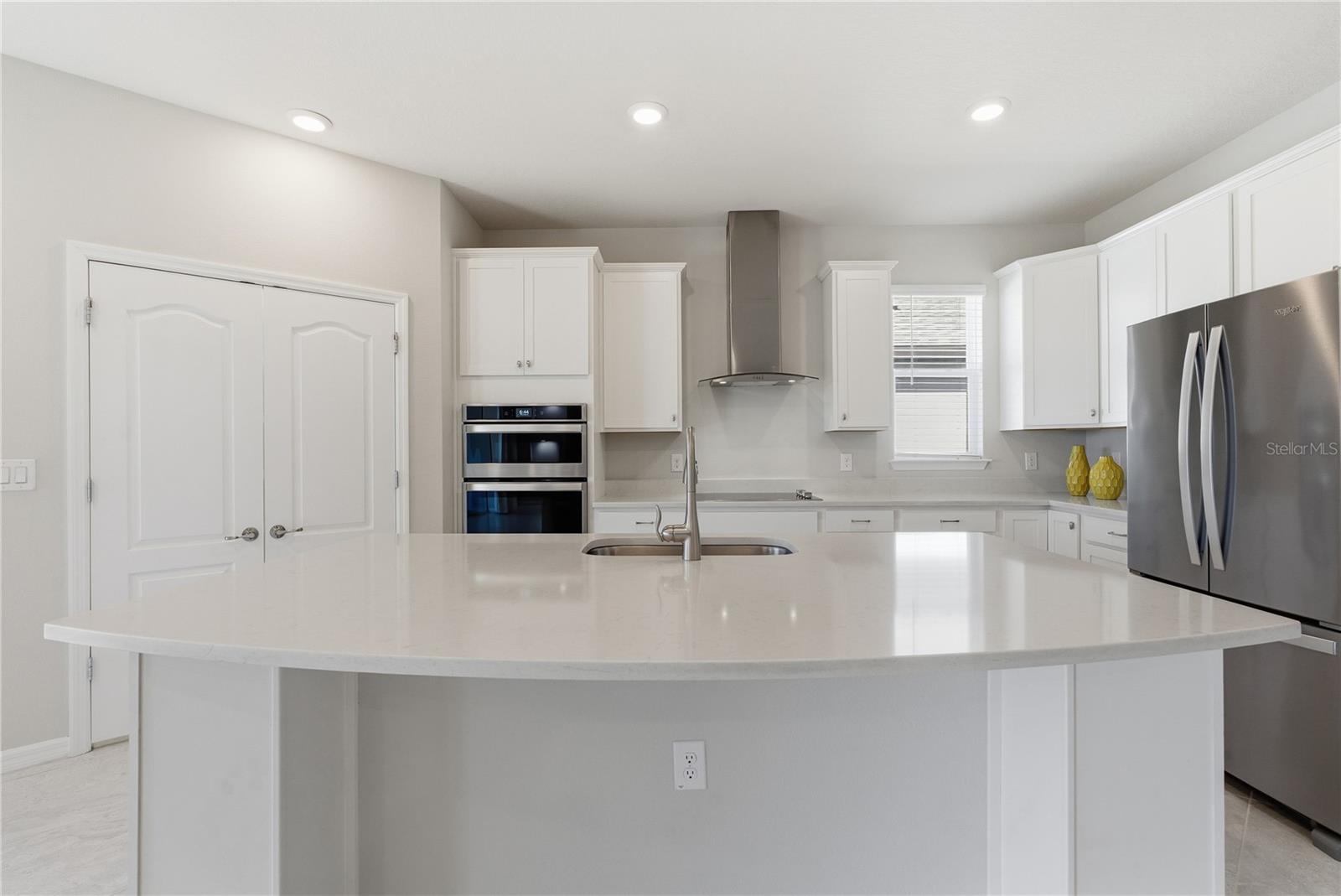 Listing photo id 10 for 9539 Ibis Grove Boulevard