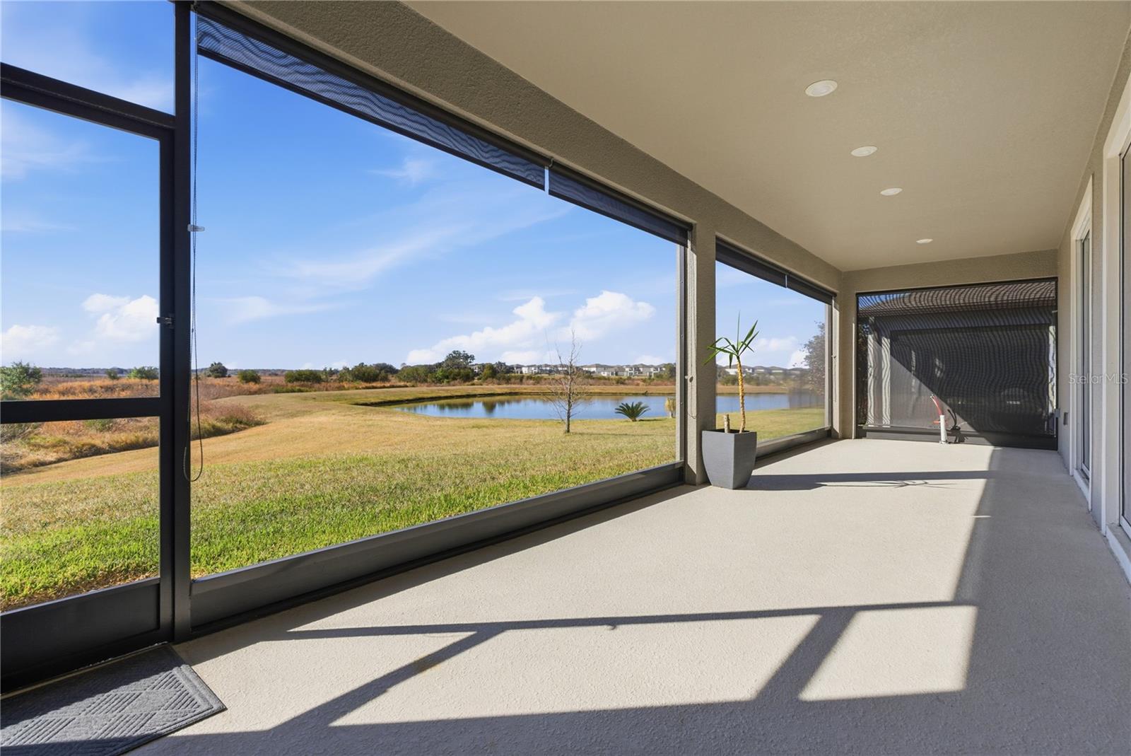 Listing photo id 13 for 9539 Ibis Grove Boulevard