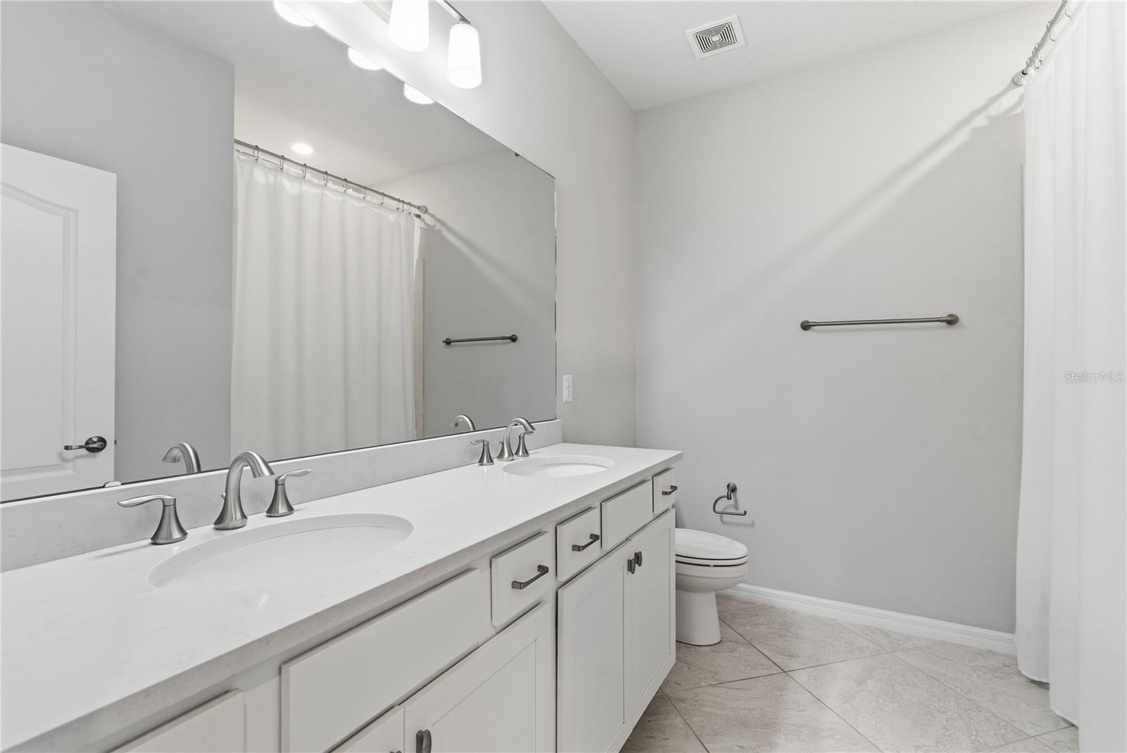 Listing photo id 28 for 9539 Ibis Grove Boulevard