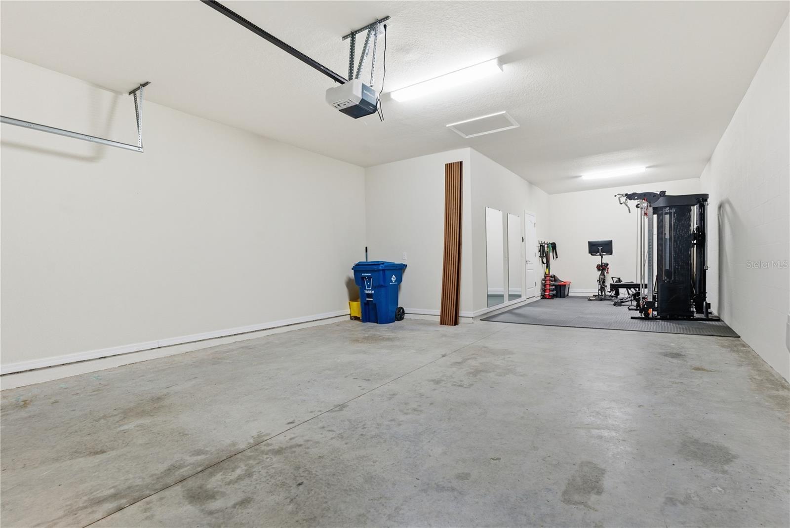 Listing photo id 32 for 9539 Ibis Grove Boulevard