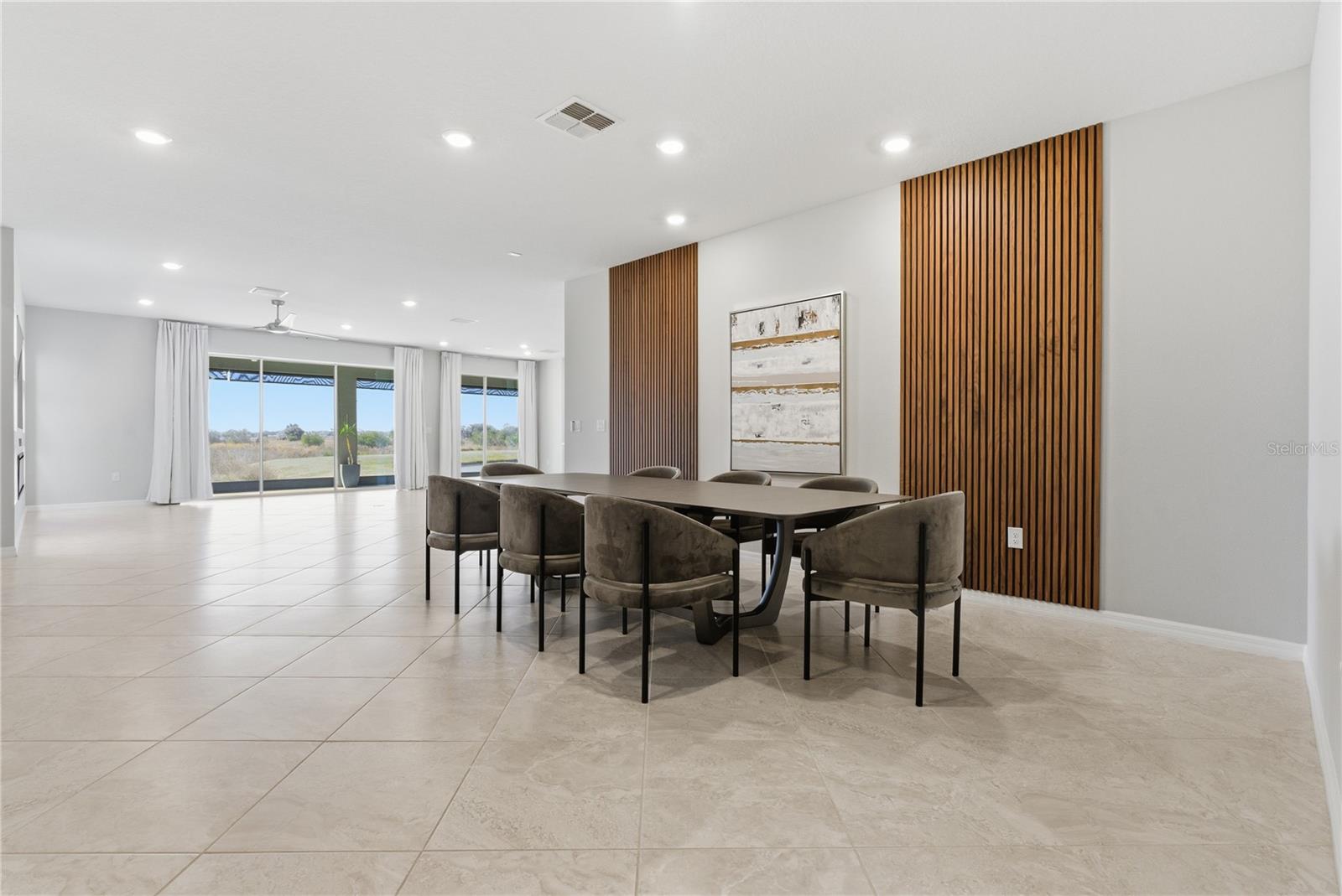 Listing photo id 3 for 9539 Ibis Grove Boulevard