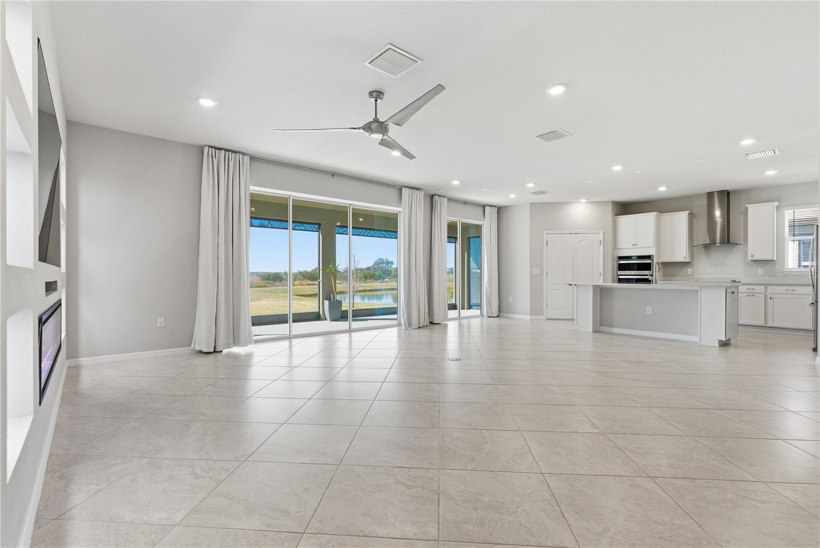 Listing photo id 6 for 9539 Ibis Grove Boulevard