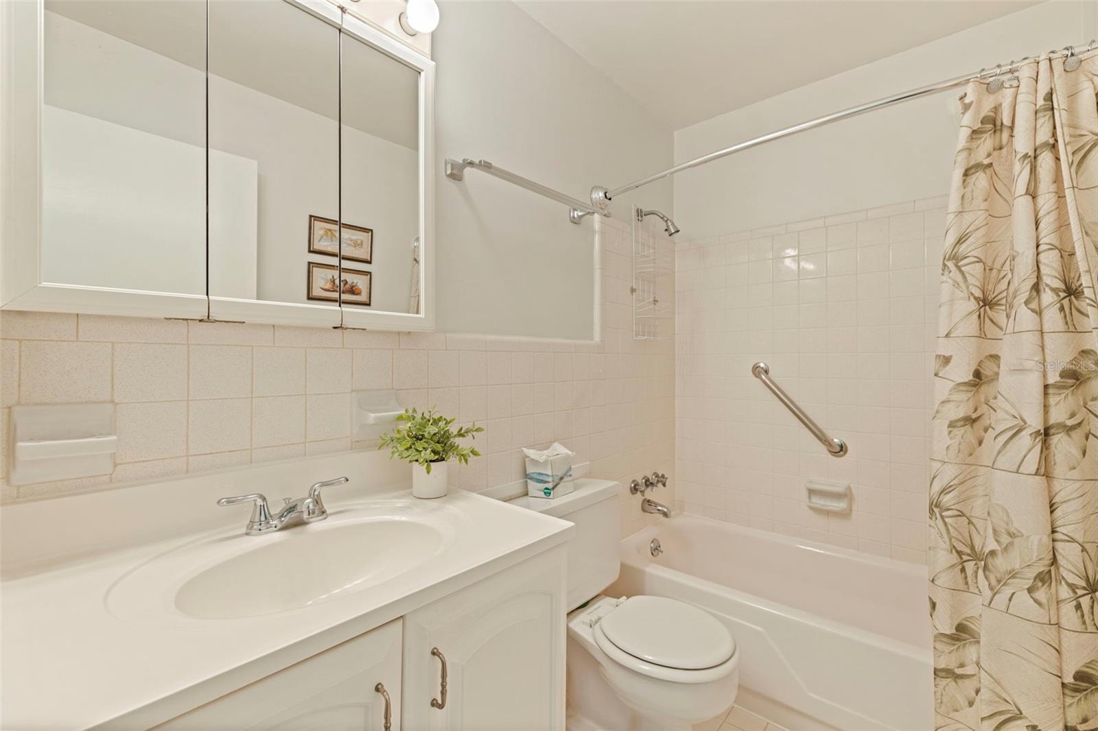 Image 19 of 31 For 8221 112th Street 203