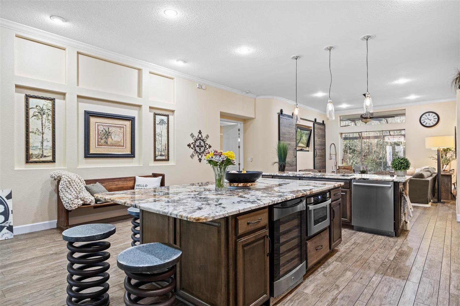 Image 11 of 50 For 19817 Glazing Globe Lane