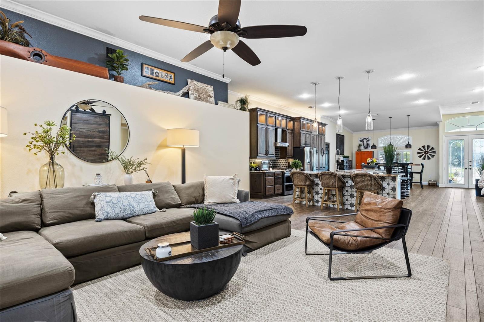 Image 16 of 50 For 19817 Glazing Globe Lane