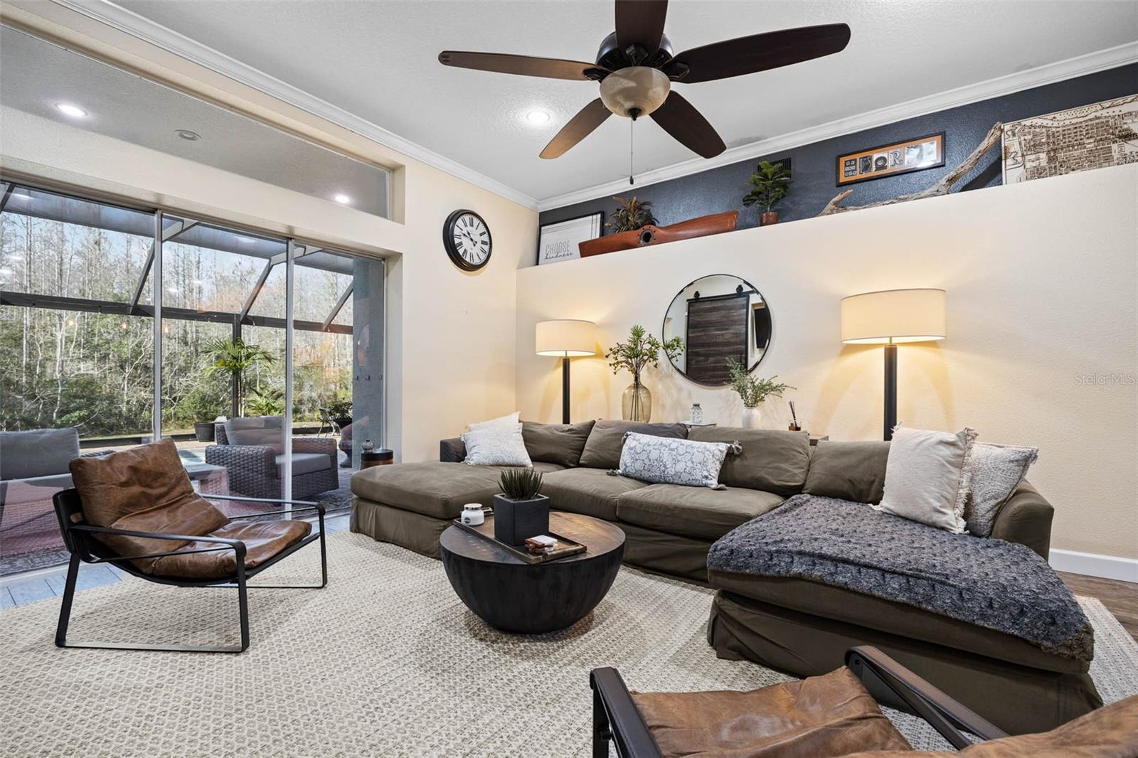 Image 18 of 50 For 19817 Glazing Globe Lane