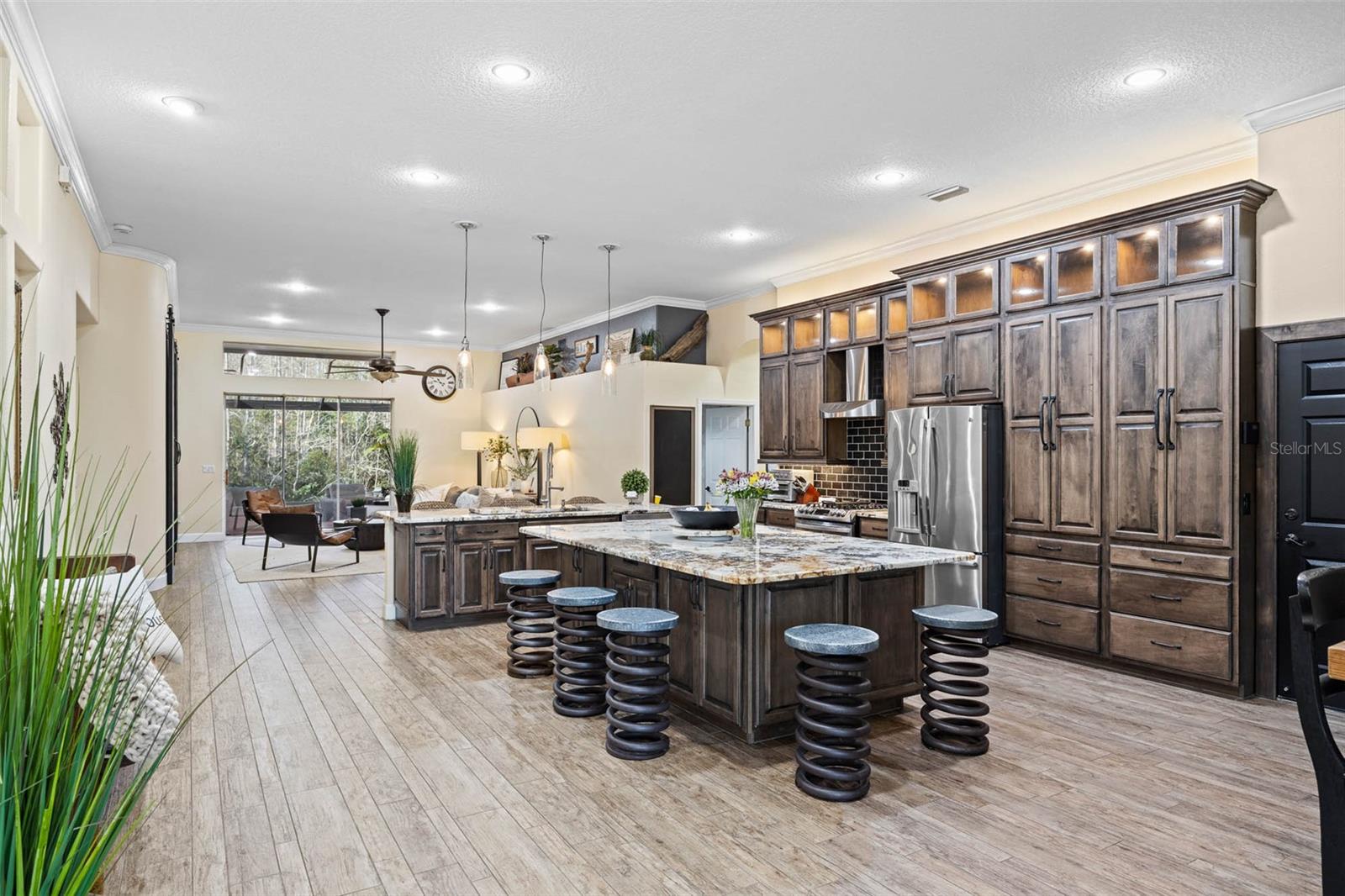 Image 2 of 50 For 19817 Glazing Globe Lane