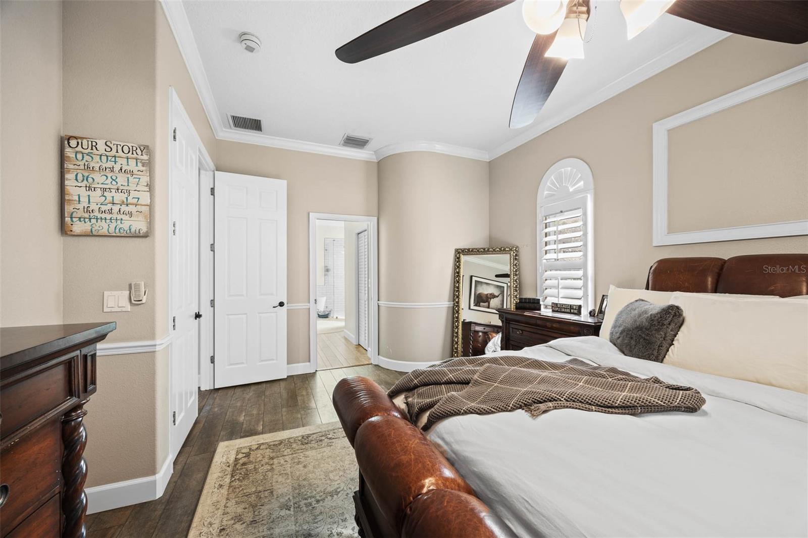 Image 20 of 50 For 19817 Glazing Globe Lane