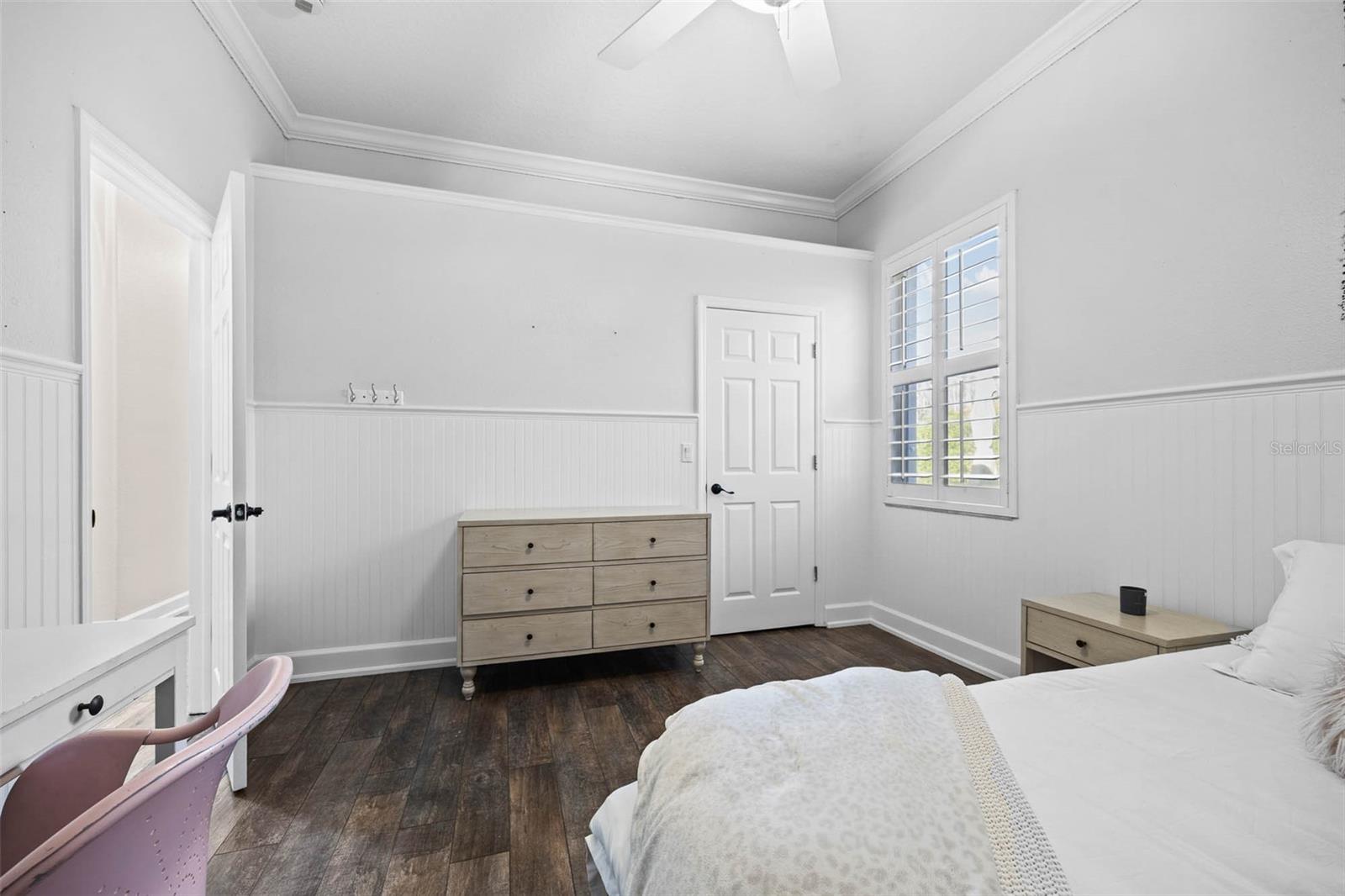 Image 34 of 50 For 19817 Glazing Globe Lane