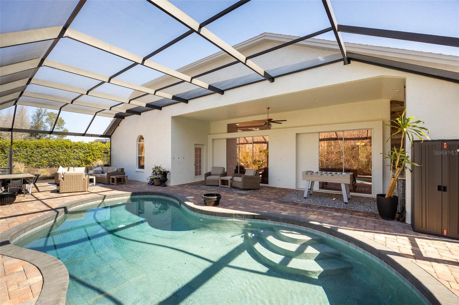 Image 37 of 50 For 19817 Glazing Globe Lane