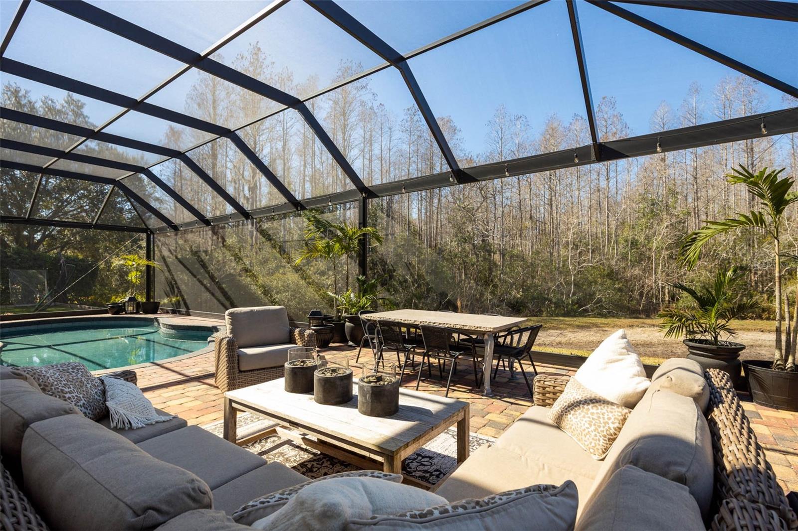 Image 39 of 50 For 19817 Glazing Globe Lane