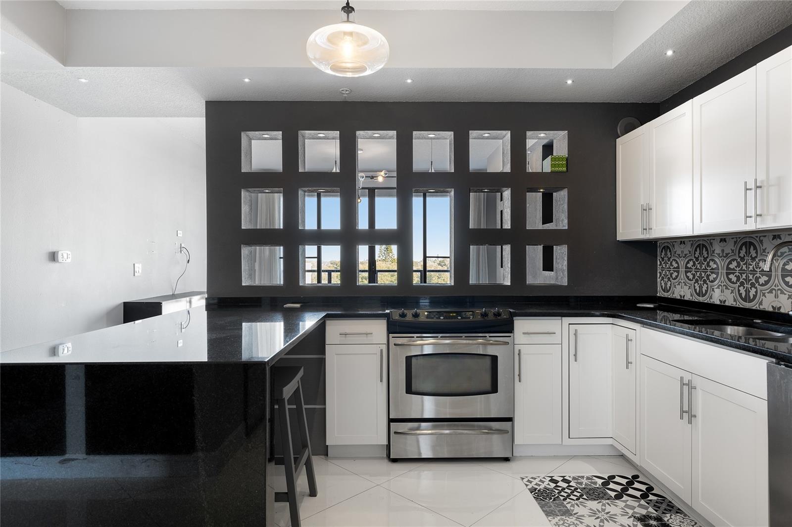 Image 11 of 36 For 226 5th Avenue N 601