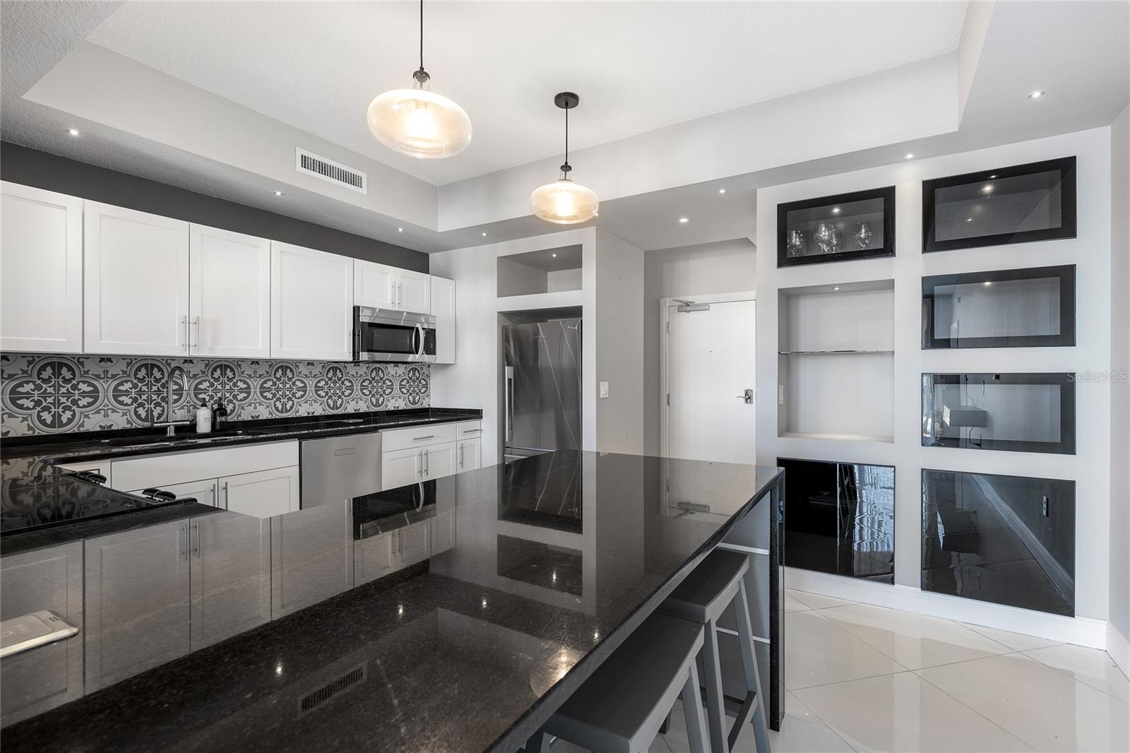 Image 12 of 36 For 226 5th Avenue N 601