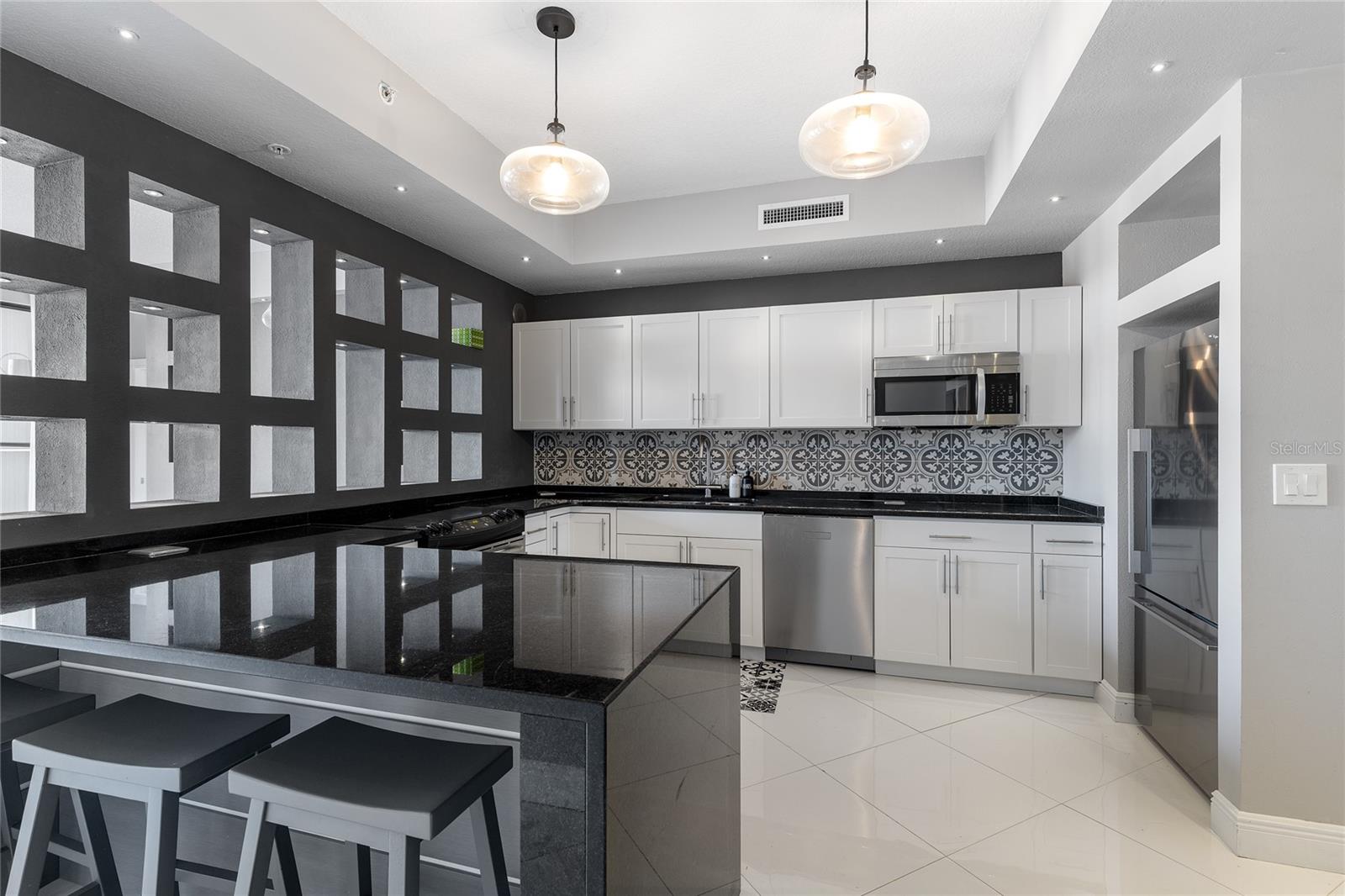 Image 13 of 36 For 226 5th Avenue N 601