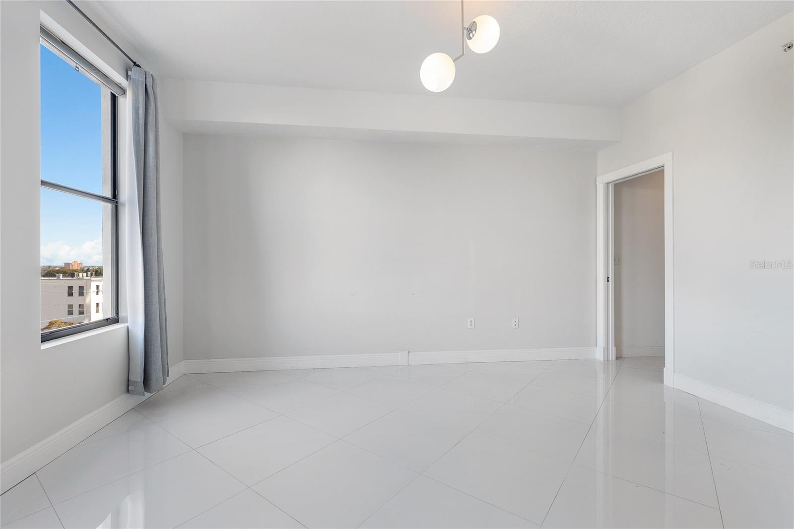 Image 16 of 36 For 226 5th Avenue N 601