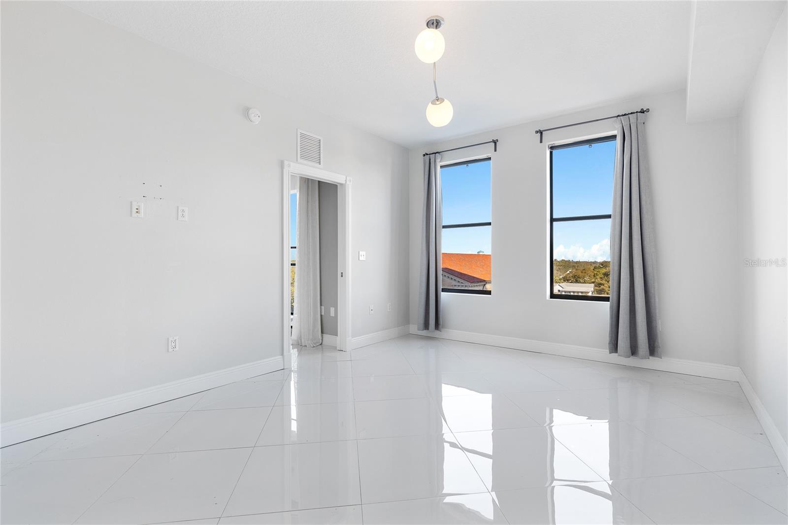 Image 17 of 36 For 226 5th Avenue N 601