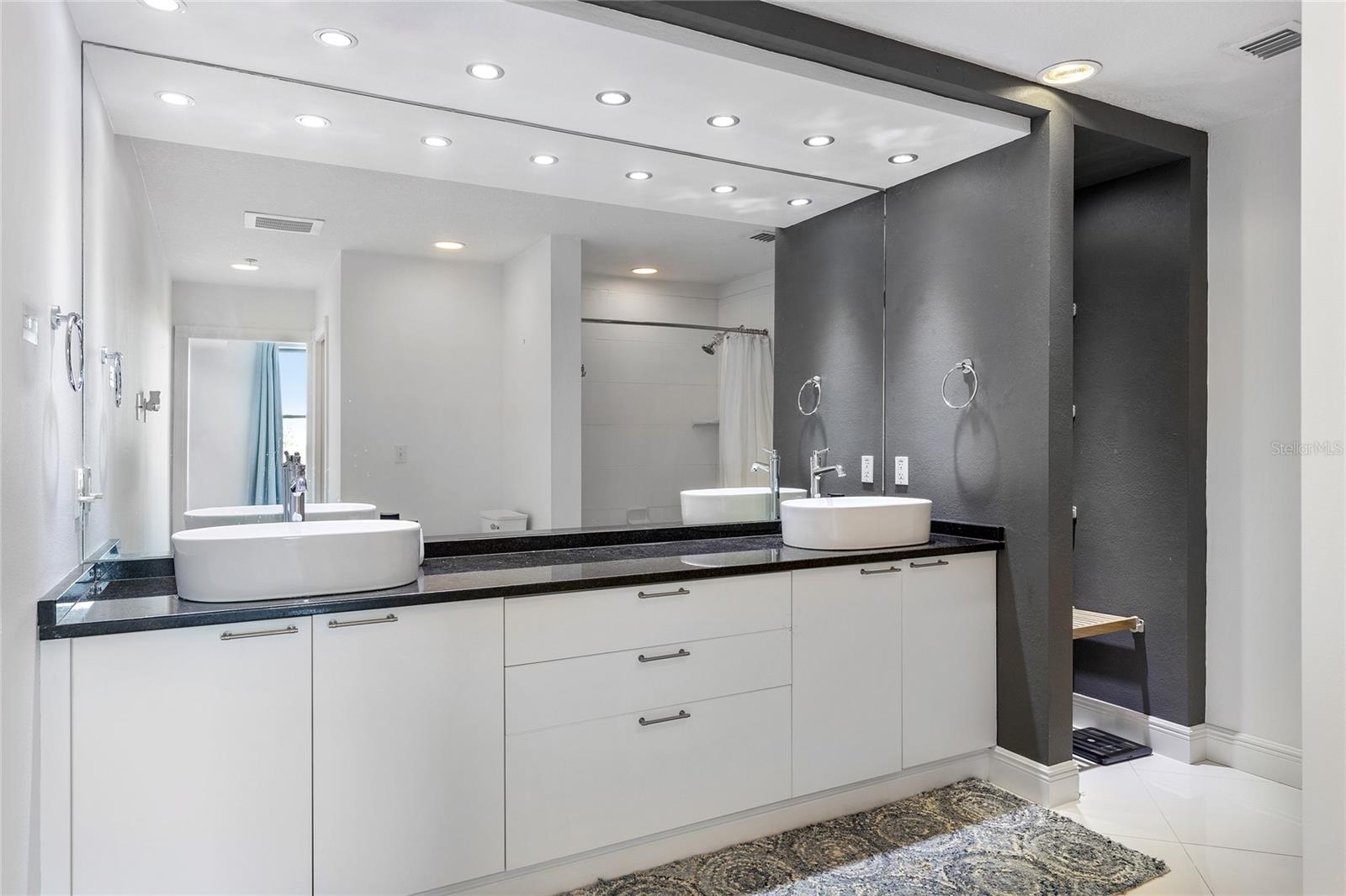 Image 20 of 36 For 226 5th Avenue N 601