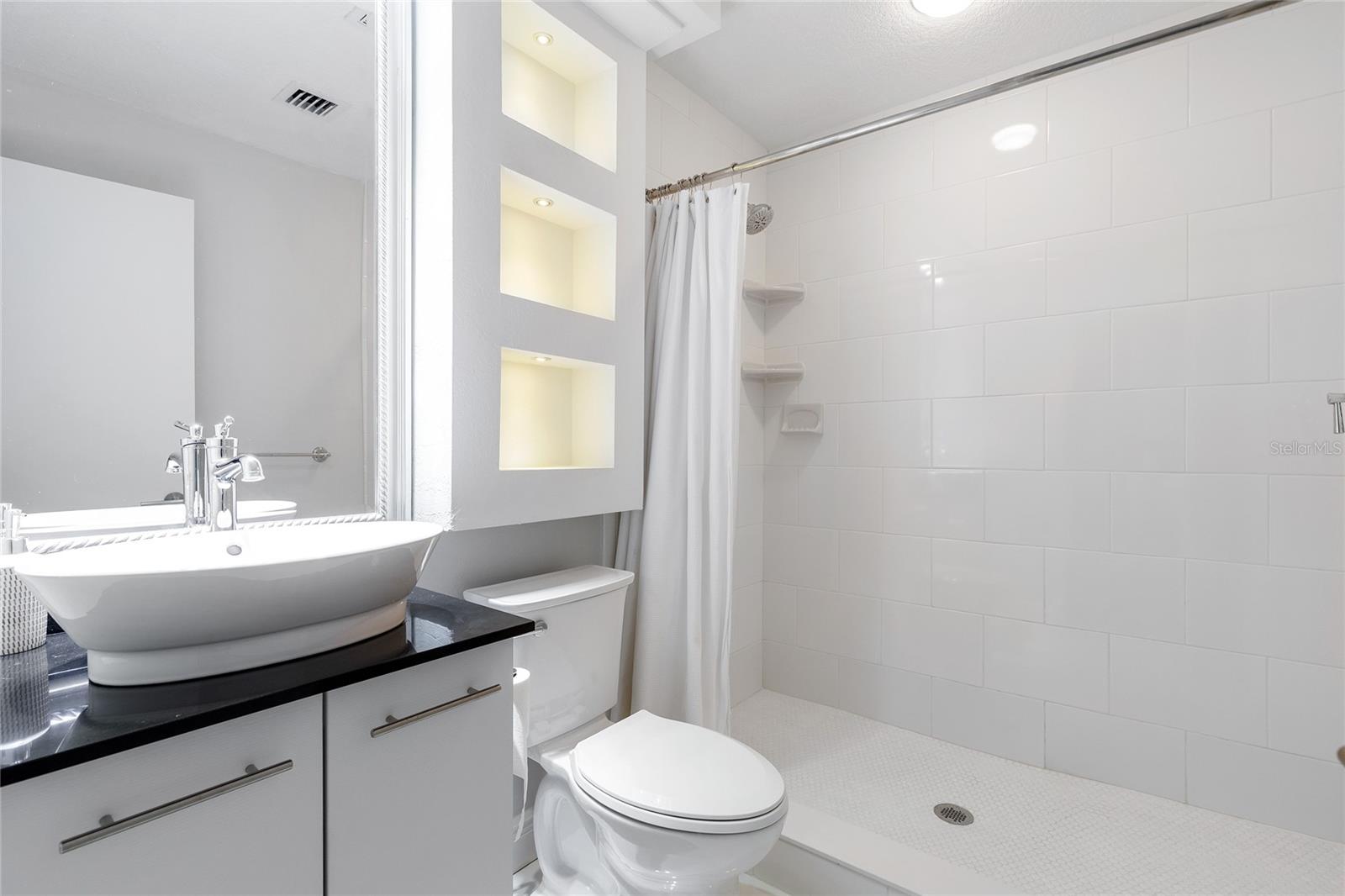 Image 25 of 36 For 226 5th Avenue N 601