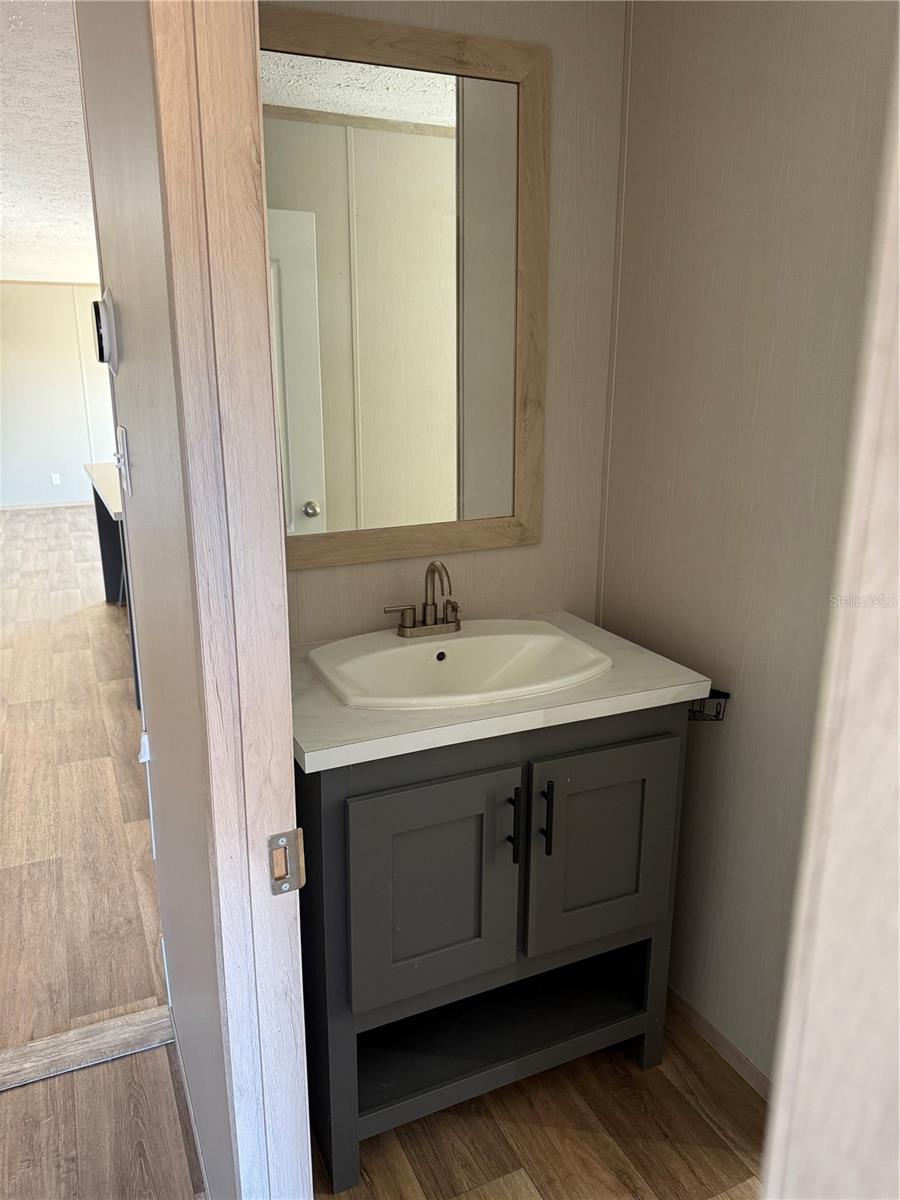 Listing photo id 8 for 15807 County Road 672