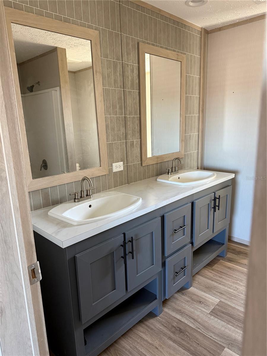 Listing photo id 4 for 15807 County Road 672