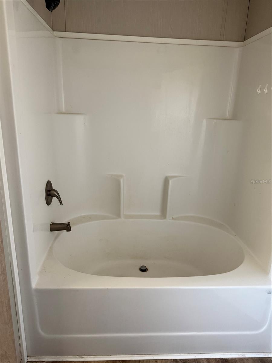 Listing photo id 5 for 15807 County Road 672