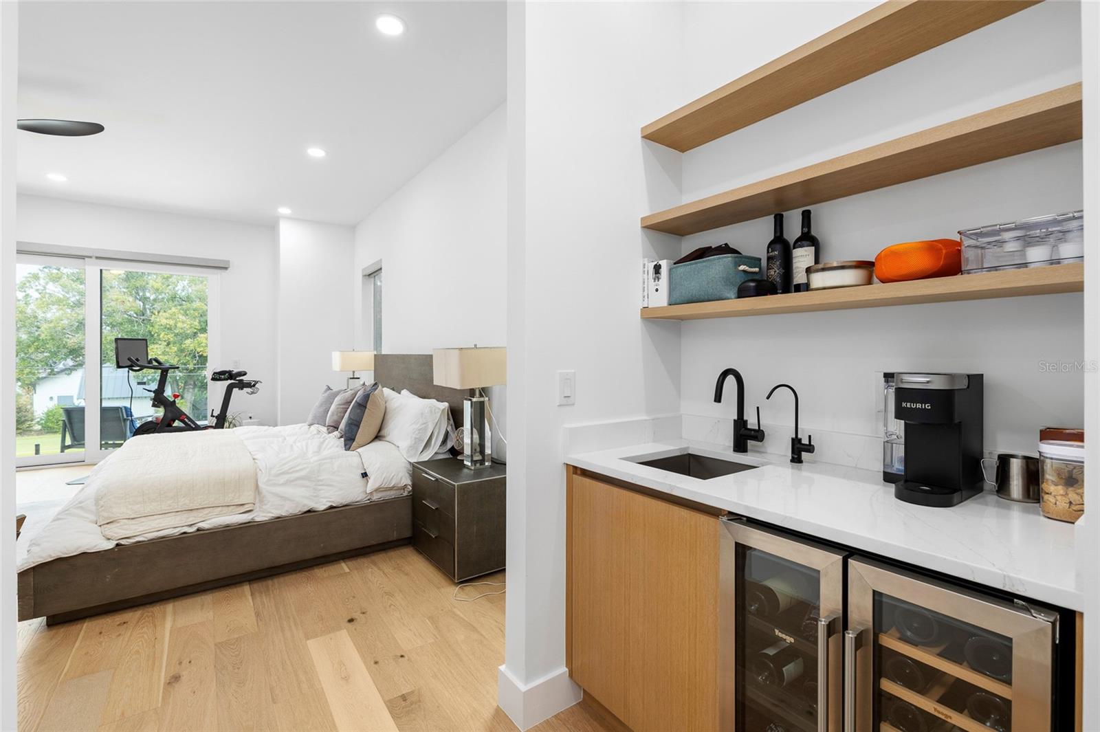 Listing photo id 26 for 910 West Street