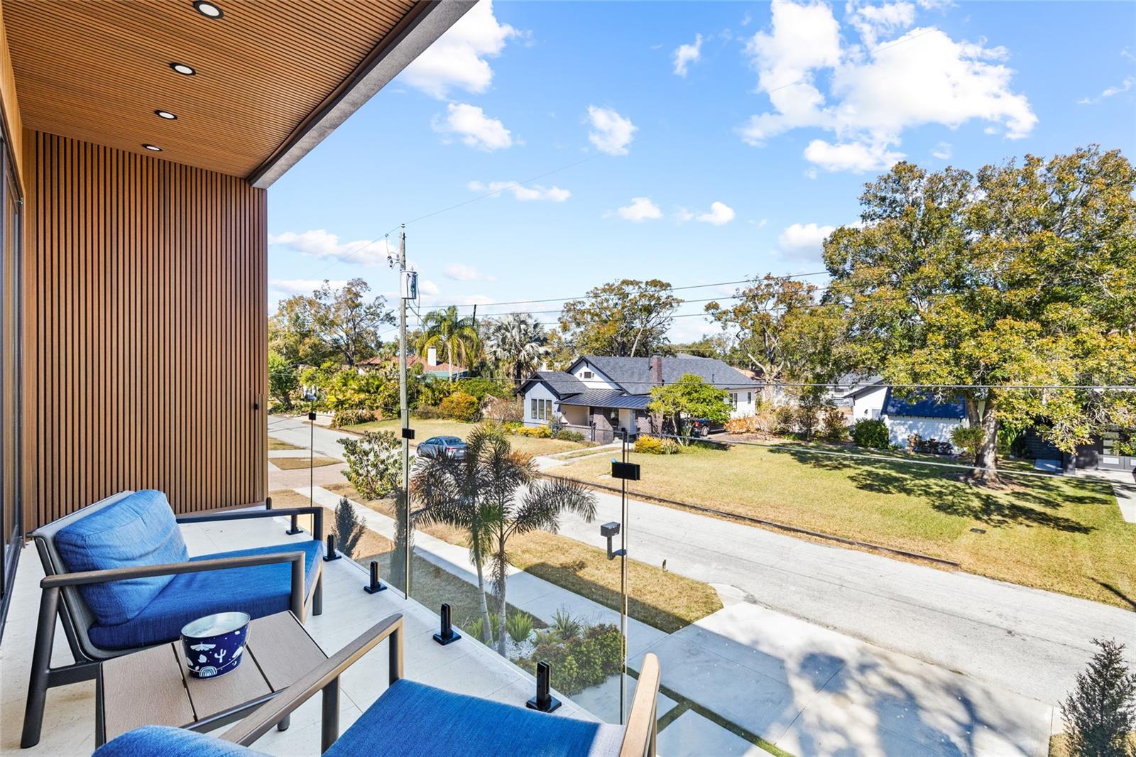 Listing photo id 31 for 910 West Street