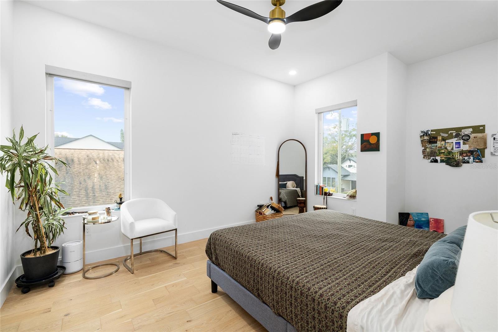 Listing photo id 34 for 910 West Street