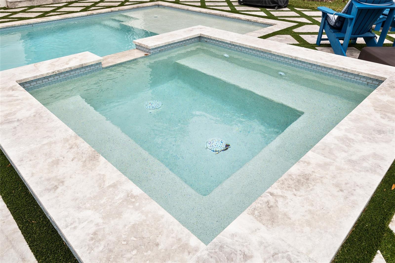 Listing photo id 49 for 910 West Street