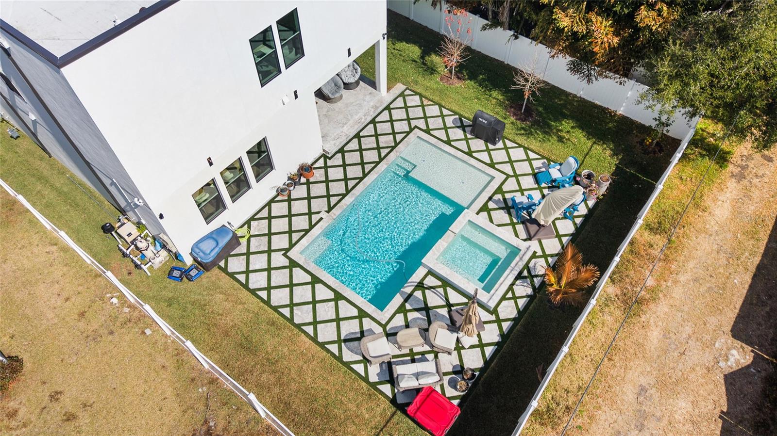 Listing photo id 51 for 910 West Street