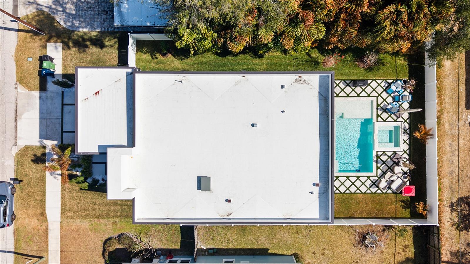 Listing photo id 52 for 910 West Street