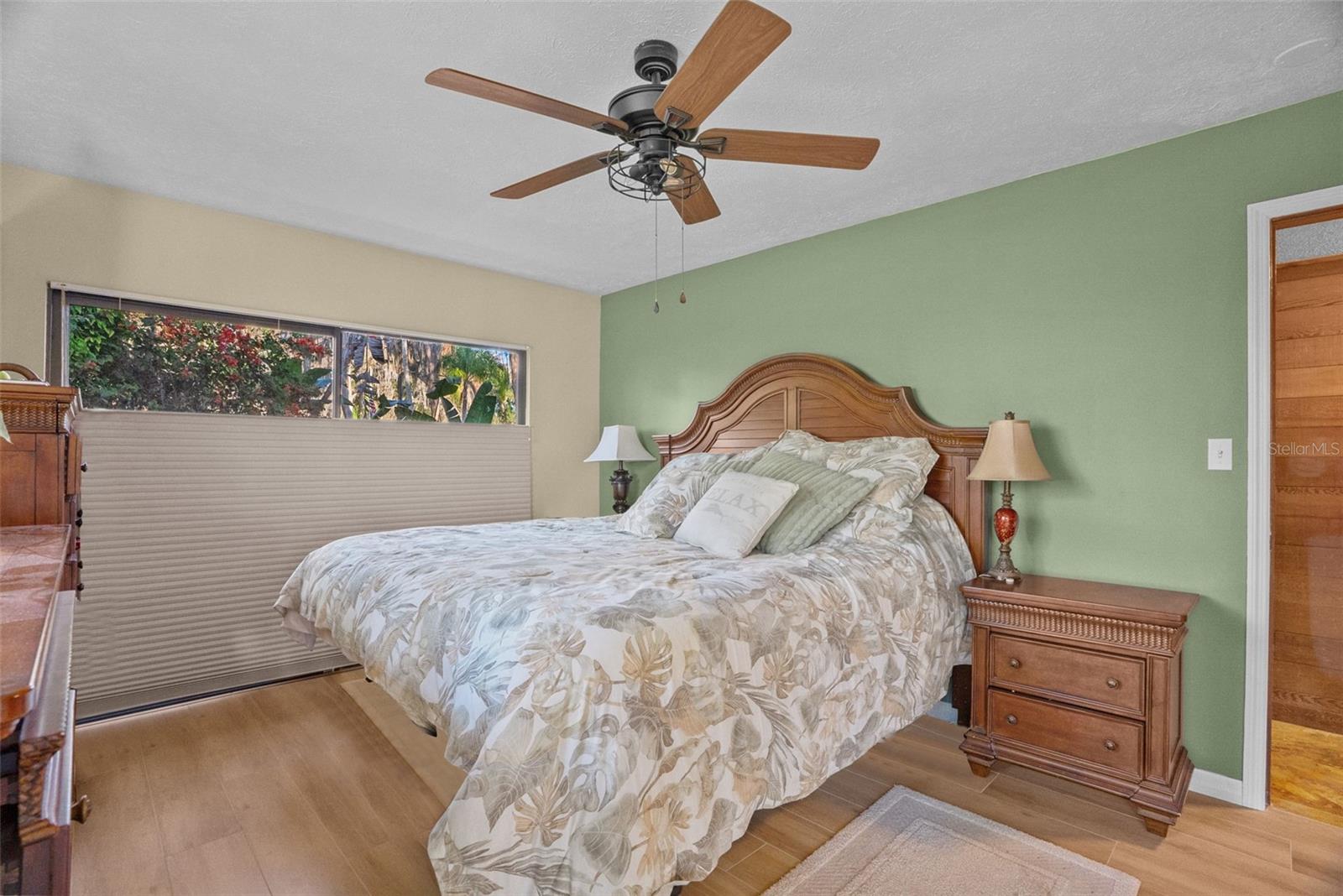 Image 34 of 66 For 19220 Lake Allen Road