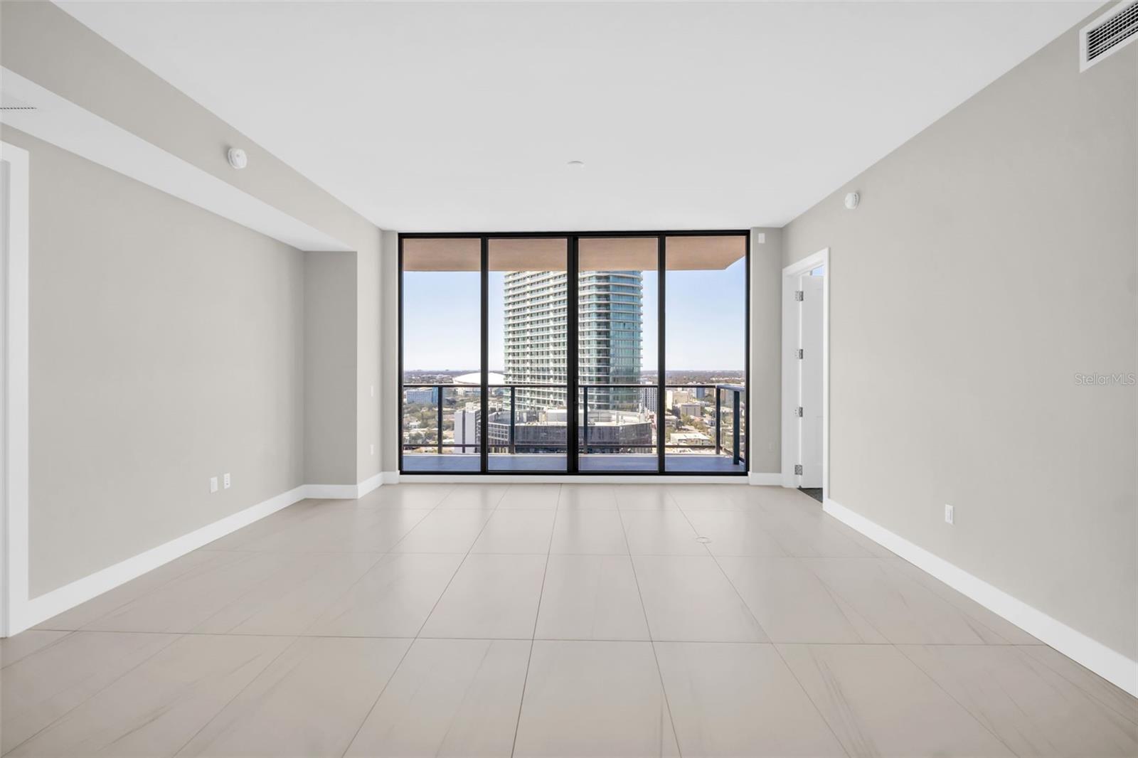 Image 14 of 94 For 275 1st Avenue S 2708